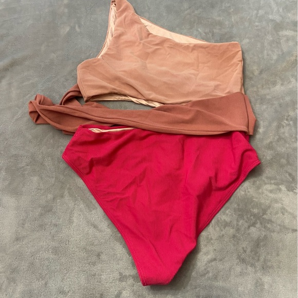 New! Beach Riot Claire One-Piece Swimsuit 24472 - Picture 8 of 9